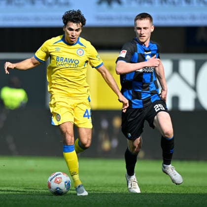 Paderborn, Home Deluxe Arena, 07 03 26, GER, Herren, 2 Bundesliga, Saison 2025 2026, SC Paderborn 07 Eintracht Braunschweig Bild v li im Zweikampf Johan GOMEZ Braunschweig und Tjark SCHELLER Paderborn DFL regulations prohibit any use of photographs as image sequences and or quasi video NRW Deutschland