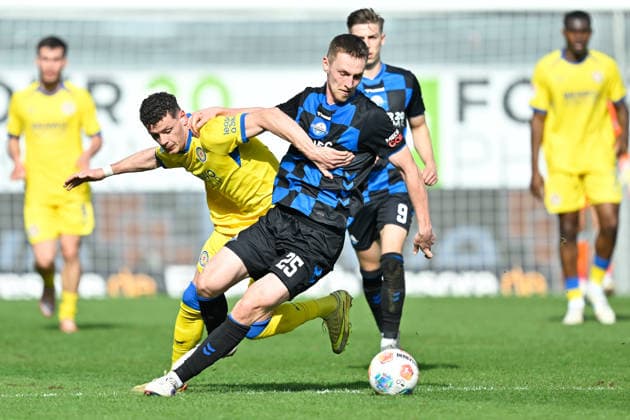 Paderborn, Home Deluxe Arena, 07 03 26, GER, Herren, 2 Bundesliga, Saison 2025 2026, SC Paderborn 07 Eintracht Braunschweig Bild v li im Zweikampf Erencan YARDIMCI Braunschweig und Tjark SCHELLER Paderborn DFL regulations prohibit any use of photographs as image sequences and or quasi video NRW Deutschland