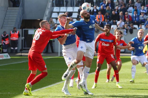 07 03 2026, xtvx, Fußball 2 Bundesliga, SV Darmstadt 98 Holstein Kiel v l Zweikampf, Duell, duel, tackle, compete David Zec Holstein Kiel Aleksandar Vukotic SV Darmstadt 98 DFL DFB REGULATIONS PROHIBIT ANY USE OF PHOTOGRAPHS as IMAGE SEQUENCES and or QUASI VIDEO Darmstadt