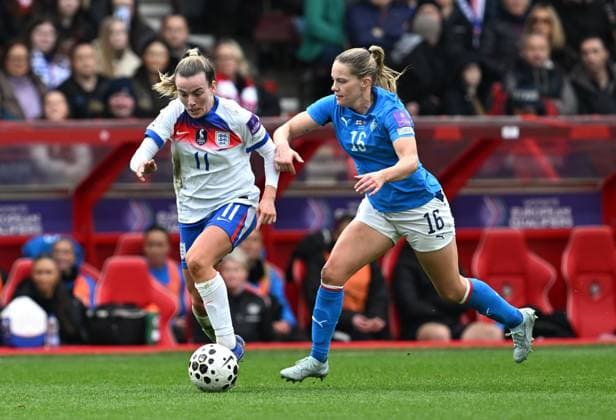 Lauren Hemp of England and Hildur Antonsdottir of Iceland England Women v Iceland Women, 2027 FIFA Women s World Cup Qualifiers, Group C, Football, City Ground, Nottingham, UK - 07 Mar 2026Nottingham City Ground United Kingdom EDITORIAL USE ONLY No use with unauthorised audio, video, data, fixture lists, club league logos or live services. Online in-match use limited to 120 images, no video emulation. No use in betting, games or single club league player publications.  Copyright: xAnnaxGowthorpe Shutterstockx 16720094al