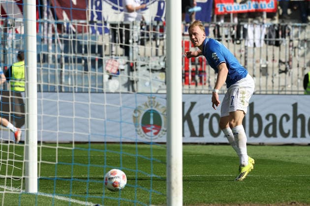 2026 03 07 xjfx 2 Bundesliga SV Darmstadt 98 Holstein Kiel v l , Isac Alexi Sivert Lidberg SV Darmstadt 98 makes the 1 0 DFL DFB REGULATIONS PROHIBIT ANY USE OF PHOTOGRAPHS as IMAGE SEQUENCES and or QUASI VIDEO Copyright: JoaquimxFerreira