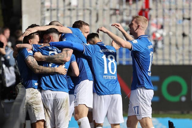 07 03 2026, xtvx, Fußball 2 Bundesliga, SV Darmstadt 98 Holstein Kiel v l Goal scored, Tor zum 1 0 Isac Lidberg SV Darmstadt 98 Torjubel, Goal celebration, celebrate the goal, celebrates scoring DFL DFB REGULATIONS PROHIBIT ANY USE OF PHOTOGRAPHS as IMAGE SEQUENCES and or QUASI VIDEO Darmstadt