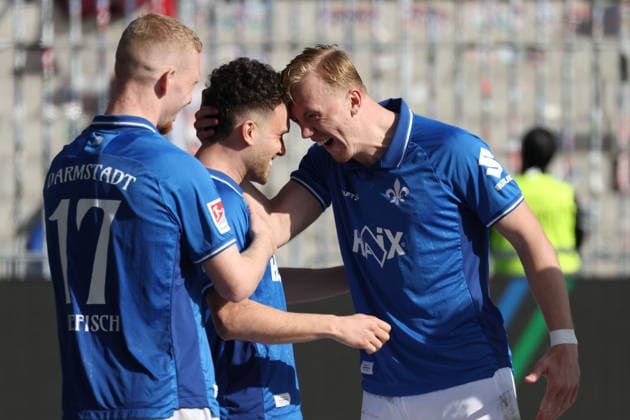 2026 03 07 xjfx 2 Bundesliga SV Darmstadt 98 Holstein Kiel v l , Kai Klefisch SV Darmstadt 98 , Sergio Lopez SV Darmstadt 98 , Isac Alexi Sivert Lidberg SV Darmstadt 98 Torjubel, Goal celebration, celebrate the goal DFL DFB REGULATIONS PROHIBIT ANY USE OF PHOTOGRAPHS as IMAGE SEQUENCES and or QUASI VIDEO Copyright: JoaquimxFerreira