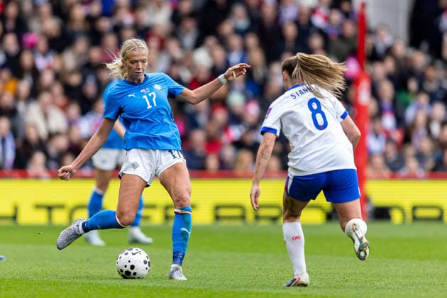 England Women v Iceland Women, FIFA Women s World UEFA Cup, Group A Iceland Women Bergund Ros Agustdottir plays a pass during the FIFA Women s World UEFA Cup match between England Women and Iceland Women at the City Ground, Nottingham, UK on 7 March 2026. Nottingham City Ground Nottinghamshire UK Editorial use only , Copyright: xManjitxNarotrax PSI-23851-0017