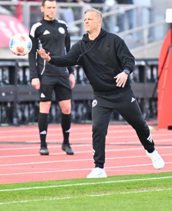 07 03 2026 Soccer Season 2025 2026 2 Soccer Bundesliga 25 Matchday 1 FC Nürnberg FCN Club Fortuna Düsseldorf F95 Sportfoto Zink xwoxzix DFL regulations prohibit any use of photographs as image sequences and or quasi video only for editorial use Markus Anfang Chef Trainer Trainer Fortuna Düsseldorf F95 mit Spielball Ball