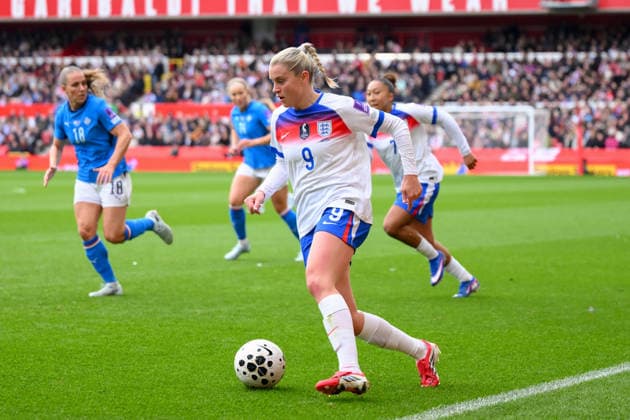 England v Iceland - 2027 FIFA Women s World Cup Qualifier Alessia Russo of England plays during the FIFA Women s World Cup Group 3 Qualifying match between England Women and Iceland at the City Ground in Nottingham, England, on March 7, 2026. Nottingham Nottinghamshire United Kingdom  Copyright: xMIxNewsx originalFilename:fletcher-englandw260307_npRAx.jpg