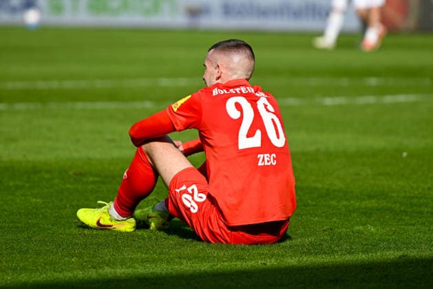 David Zec Holstein Kiel, 26 is disappointed about the defeat GER, SV Darmstadt 98 vs Holstein Kiel, Football 2 Bundesliga, 25 Matchday, Season 2025 2026, 07 03 2026 DFL regulations prohibit any use of photographs as image sequences and or quasi video GER, SV Darmstadt 98 vs Holstein Kiel, Football 2 Bundesliga, 25 Matchday, Season 2025 2026 Darmstadt Copyright: xEibner-Pressefoto FlorianxWiegandx EP_FWD