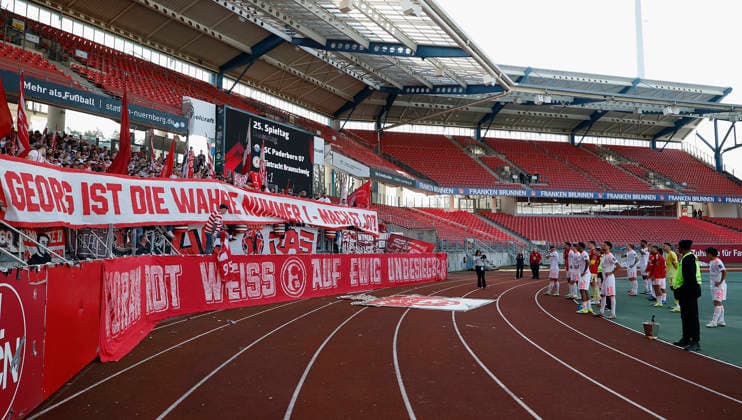 v l n r The Fortuna Düsseldorf fans hold up a large banner with the inscription GEORG IST DIE WAHRE NUMMER 1 - MACH ET JOT and sing Georg Koch ist wahre Nummer 1 Fussball 2 Bundesliga, 1 FC Nürnberg - Fortuna Düsseldorf at the Max Morlock Stadion, Nuremberg, Germany, on March 7, 2026 in action during the 2 Bundesliga match between 1 FC Nürnberg and Fortuna Düsseldorf at the Max Morlock Stadion, Nuremberg, Germany, on March 7, 2026 DFL REGULATIONS PROHIBIT ANY USE OF PHOTOGRAPHS AS IMAGE SEQUENCES AND OR QUASI VIDEO Copyright: HMBxMedia xHeikoxBecker