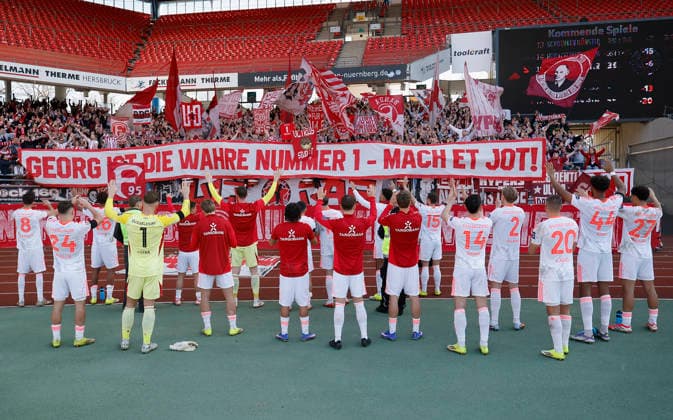 v l n r The Fortuna Düsseldorf fans hold up a large banner with the inscription GEORG IST DIE WAHRE NUMMER 1 - MACH ET JOT and sing Georg Koch ist wahre Nummer 1 Fussball 2 Bundesliga, 1 FC Nürnberg - Fortuna Düsseldorf at the Max Morlock Stadion, Nuremberg, Germany, on March 7, 2026 in action during the 2 Bundesliga match between 1 FC Nürnberg and Fortuna Düsseldorf at the Max Morlock Stadion, Nuremberg, Germany, on March 7, 2026 DFL REGULATIONS PROHIBIT ANY USE OF PHOTOGRAPHS AS IMAGE SEQUENCES AND OR QUASI VIDEO Copyright: HMBxMedia xHeikoxBecker