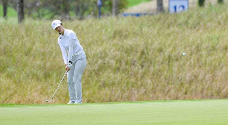 (260307) -- LINGSHUI, March 7, 2026 -- Liu Yu of China plays a shot during the third round of the Blue Bay LPGA, Golf Damen golf tournament in Lingshui, south China s Hainan Province, March 7, 2026. ) (SP)CHINA-HAINAN-LINGSHUI-GOLF-BLUE BAY LPGA (CN) YangxGuanyu 
