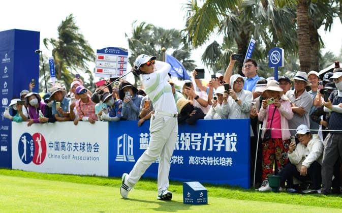 (260307) -- LINGSHUI, March 7, 2026 -- Yin Ruoning of China plays a shot during the third round of the Blue Bay LPGA, Golf Damen golf tournament in Lingshui, south China s Hainan Province, March 7, 2026. ) (SP)CHINA-HAINAN-LINGSHUI-GOLF-BLUE BAY LPGA (CN) YangxGuanyu 
