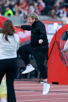 f l n r Sven Mislintat Chief Sports Officer Fortuna Düsseldorf cheers after the win against Club Fussball 2 Bundesliga, 1 FC Nürnberg - Fortuna Düsseldorf at the Max Morlock Stadion, Nuremberg, Germany, on March 7, 2026 in action during the 2 Bundesliga match between 1 FC Nürnberg and Fortuna Düsseldorf at the Max Morlock Stadion, Nuremberg, Germany, on March 7, 2026 DFL REGULATIONS PROHIBIT ANY USE OF PHOTOGRAPHS AS IMAGE SEQUENCES AND OR QUASI VIDEO Copyright: HMBxMedia xHeikoxBecker