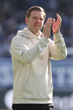 07 03 2026, xtvx, Fussball 2 Bundesliga, SV Darmstadt 98 Holstein Kiel v l Trainer Florian Kohfeldt SV Darmstadt 98 nach dem Spiel, after the match thanking the fans, applauds the fans DFL DFB REGULATIONS PROHIBIT ANY USE OF PHOTOGRAPHS as IMAGE SEQUENCES and or QUASI VIDEO Darmstadt