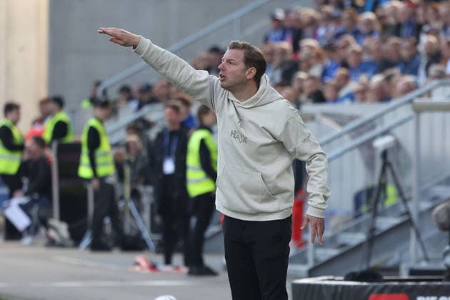 2026 03 07 xjfx 2 Bundesliga SV Darmstadt 98 Holstein Kiel v l , head coach Florian Kohfeldt SV Darmstadt 98 gives instructions, gesticulates, gesticulate with arms gives instructions, gesticulate DFL DFB REGULATIONS PROHIBIT ANY USE OF PHOTOGRAPHS as IMAGE SEQUENCES and or QUASI VIDEO Copyright: JoaquimxFerreira