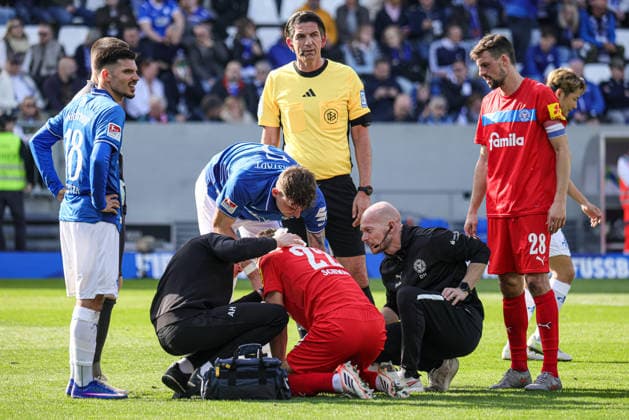 07 03 2026, xhettx, Soccer 2 Bundesliga, SV Darmstadt 98 Holstein Kiel v l treatment at Stefan Schwab KSV Holstein Kiel, 22 DFL DFB REGULATIONS PROHIBIT ANY USE OF PHOTOGRAPHS as IMAGE SEQUENCES and or QUASI VIDEO