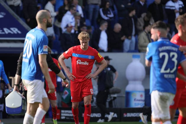 07 03 2026, xhettx, Soccer 2 Bundesliga, SV Darmstadt 98 Holstein Kiel v l Disappointment at Kasper Stie Davidsen KSV Holstein Kiel, 15 DFL DFB REGULATIONS PROHIBIT ANY USE OF PHOTOGRAPHS as IMAGE SEQUENCES and or QUASI VIDEO