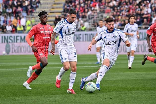 Alex Valle of Como 1907 during Cagliari Calcio vs Como 1907, Italian soccer Serie A match in Cagliari, Italy, March 07 2026  Copyright: xLuigixCanu IPAxSportx xipa-agency.netx xx IPA_72509844 IPA_Agency_IPA72509844
