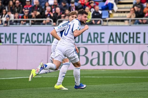 Martin Baturina of Como 1907, Esultanza, Joy, Celebration After scoring goal, during Cagliari Calcio vs Como 1907, Italian soccer Serie A match in Cagliari, Italy, March 07 2026  Copyright: xLuigixCanu IPAxSportx xipa-agency.netx xx IPA_72510130 IPA_Agency_IPA72510130