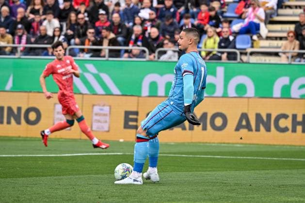 Elia Caprile of Cagliari Calcio during Cagliari Calcio vs Como 1907, Italian soccer Serie A match in Cagliari, Italy, March 07 2026  Copyright: xLuigixCanu IPAxSportx xipa-agency.netx xx IPA_72509576 IPA_Agency_IPA72509576