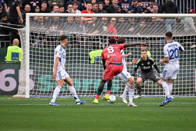Michel Adopo of Cagliari Calcio during Cagliari Calcio vs Como 1907, Italian soccer Serie A match in Cagliari, Italy, March 07 2026  Copyright: xLuigixCanu IPAxSportx xipa-agency.netx xx IPA_72510160 IPA_Agency_IPA72510160