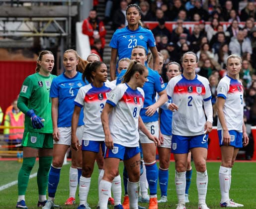 England vs Iceland - Womens World Cup 2026 Qualifier - Saturday 07th March Sveindis Jonsdottir of Iceland (23) jumps above the rest of the players in the box During the Women™s World Cup 2026 Qualifier between England and Iceland at the City Ground on March 07th, 2026 Photo by Ben Booth SportPix SIPA USA Nottingham The City Ground Nottinghamshire United Kingdom Copyright: xBenxBoothx