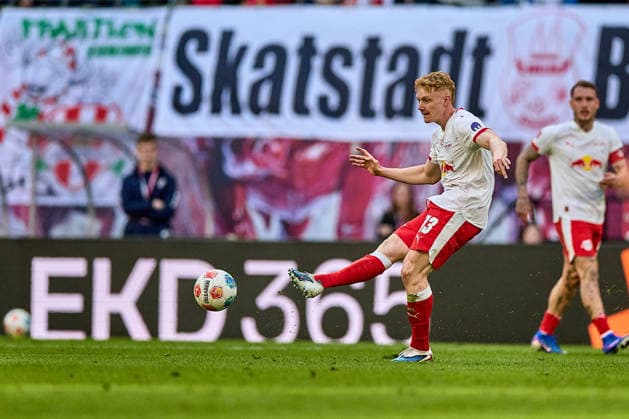 07 03 2026, Football, Men, Bundesliga, 2025 2026, RB Leipzig FC Augsburg Nicolas Seiwald 13, RB Leipzig , cropped, action, with ball, shot Leipzig Red Bull Arena Saxony Germany