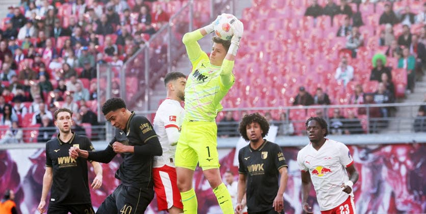 RB Leipzig Augsburg Bundesliga Leipzig, 07 03 2026, Red Bull Arena, Fußball, 1 Bundesliga, 25 Spieltag , RB Leipzig vs FC Augsburg , Im Bild Torwart Finn Dahmen 1,Augsburg , Nur zur redaktionellen Nutzung Only editorial use , DFL DFB regulations prohibit any use of photographs as image sequences and or quasi video ,