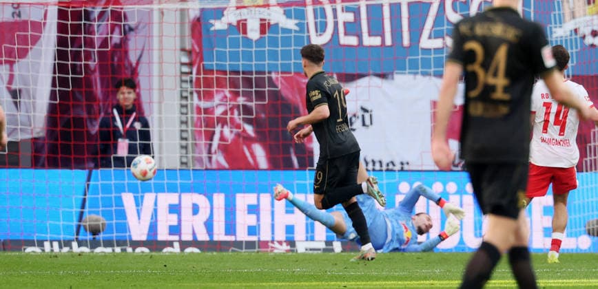RB Leipzig Augsburg Bundesliga Leipzig, 07 03 2026, Red Bull Arena, Fußball, 1 Bundesliga, 25 Spieltag , RB Leipzig vs FC Augsburg , Im Bild Tor für Augsburg Robin Fellhauer 19,Augsburg trifft zum 0 1 , Nur zur redaktionellen Nutzung Only editorial use , DFL DFB regulations prohibit any use of photographs as image sequences and or quasi video ,