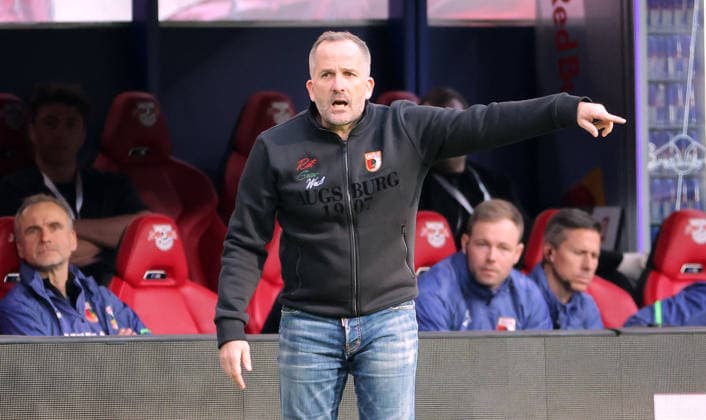Coach Manuel Baum gives instructions Action upper body Sport Soccer Football DFL Bundesliga Men 25 Matchday Season 2025 2026 07 03 2026 RasenBallsport RB Leipzig RBL vs FC Augsburg FCA at the RedBull Arena DFL regulations prohibit any use of photographs as image sequences and or quasi video