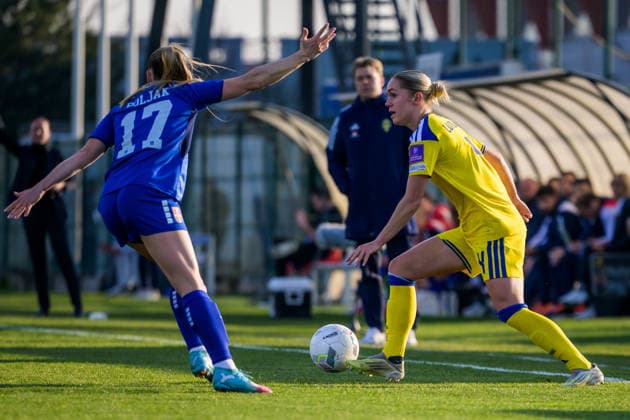 260307 Hanna Lundkvist of Sweden and Allegra Poljak of Serbia during the FIFA Women™s World Cup Qualifier football match between Serbia and Sweden on March 7, 2026 in Stara Pazova Photo Ludvig Thunman BILDBYRAN code LT LT0784 fotboll football soccer fotball vm kval kval fifa womens world cup qualifier qualifier serbien serbia sverige sweden dam bbeng  Copyright: LUDVIGxTHUNMAN BB260307LT055