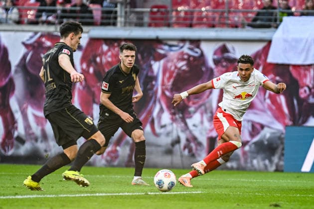 Soccer I Men I Season 2025 2026 I Bundesliga I 25 Matchday I RB Leipzig FC Augsburg I 07 03 2026 Keven Schlotterbeck 31, FC Augsburg and Robin Fellhauer 19, FC Augsburg v Antonio Nusa 7, RB Leipzig Leipzig Red Bull Arena Saxony Germany Copyright: xLobeca InesxHähnelx