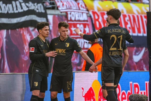 Fabian Rieder FC Augsburg, 32 , Robin Fellhauer FC Augsburg, 19 , Rodrigo Ribeiro FC Augsburg, 21 Cheers, goal celebration, cheers over goal to 0 1, RB Leipzig vs FC Augsburg, Football, 1 Bundesliga, 25 Matchday, Season 2025 2026, 07 03 2026,¨ DFL REGULATIONS PROHIBIT ANY USE OF PHOTOGRAPHS AS IMAGE SEQUENCES AND OR QUASI VIDEO,¨ RB Leipzig vs FC Augsburg, Football, 1 Bundesliga, 25 Matchday, Season 2025 2026, 07 03 2026 Leipzig Copyright: xEibner-Pressefoto LauraxRoemerx EP_LRR