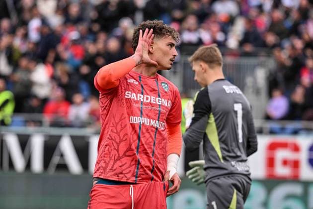 Sebastiano Esposito of Cagliari Calcio, Esultanza, Joy, Celebration After scoring goal, during Cagliari Calcio vs Como 1907, Italian soccer Serie A match in Cagliari, Italy, March 07 2026  Copyright: xLuigixCanu IPAxSportx xipa-agency.netx xx IPA_72513224 IPA_Agency_IPA72513224