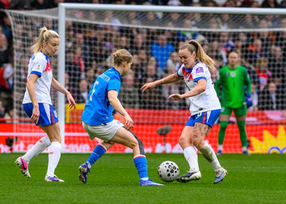 Georgia Stanway (England) defends attack by Emilia sgeirsdottir (Iceland) during the Womens European World Cup Qualifier 2027 match between England Women and Iceland Women at the City Ground, Nottingham, England on 7 March 2026. Copyright: xMarkxDunnx 44650013