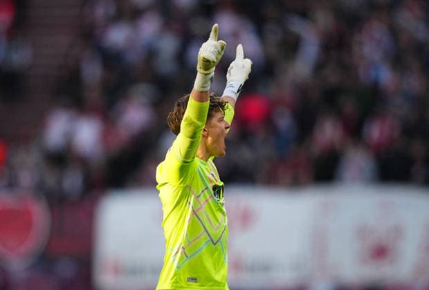 Finn Dahmen FC Augsburg celebrate during Bundesliga 1 match between RB¯Leipzig¯vs¯FC¯Augsburg, Red¯Bull¯Arena, Leipzig, Germany on 07 March 2026 Photo by Thor Wegner DeFodi Images Finn Dahmen FC Augsburg celebrate during RB¯Leipzig¯and¯FC¯Augsburg at Red¯Bull¯Arena, Leipzig, Germany on March 7, 2026 Thor Wegner DeFodi Images Photo by DeFodi Images