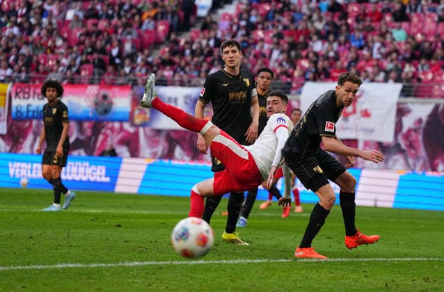 RÃ mulo RB Leipzig heads during the match of 1 Bundesliga between RB¯Leipzig¯ vs¯FC¯Augsburg, Red¯Bull¯Arena, Leipzig, Germany on 07 March 2026 Photo by Thor Wegner DeFodi Images RÃ mulo RB Leipzig heads during RB¯Leipzig¯and¯FC¯Augsburg at Red¯Bull¯Arena, Leipzig, Germany on March 7, 2026 Thor Wegner DeFodi Images Photo by DeFodi Images