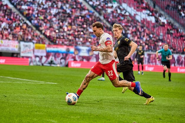 07 03 2026, Football, Men, Bundesliga, 2025 2026, RB Leipzig FC Augsburg David Raum 22, RB Leipzig , Freisteller, action, with ball, duel Leipzig Red Bull Arena Saxony Germany