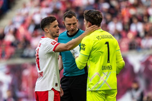 GER, Bundesliga, RB Leipzig FC Augsburg 07 03 2026, Red Bull Arena, Leipzig, GER, Bundesliga, RB Leipzig FC Augsburg Discussion between Christoph Baumgartner RB Leipzig 14 and Finn Dahmen FC Augsburg 1 Â nordphotoxGmbHxx xAlexanderxTrienitz nph00051