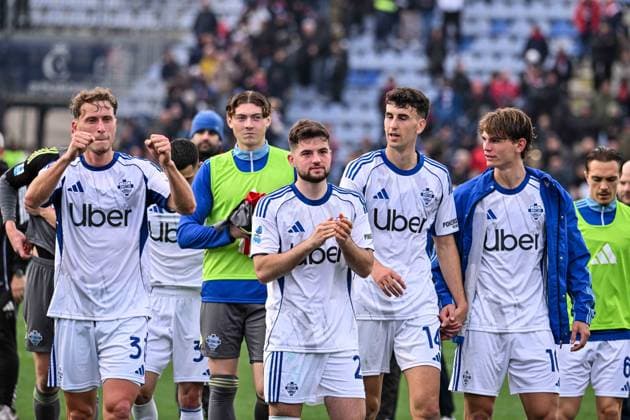 Team Como 1907, Postgame, during Cagliari Calcio vs Como 1907, Italian soccer Serie A match in Cagliari, Italy, March 07 2026  Copyright: xLuigixCanu IPAxSportx xipa-agency.netx xx IPA_72516262 IPA_Agency_IPA72516262