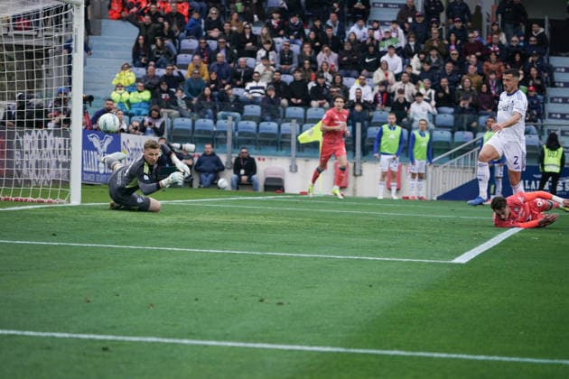 Cagliari Calcio v Como 1907 - Serie A Sebastiano Esposito ( 94 Cagliari Calcio) scores a goal during the Serie A TIM match between Cagliari Calcio and Como 1907 in Italy, on March 7, 2026 Cagliari Italy  Copyright: xAlessandroxToccox originalFilename:alessandro-cagliari260307_npZ56.jpg