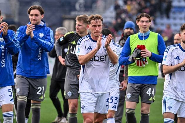 Team Como 1907, Postgame, during Cagliari Calcio vs Como 1907, Italian soccer Serie A match in Cagliari, Italy, March 07 2026  Copyright: xLuigixCanu IPAxSportx xipa-agency.netx xx IPA_72516296 IPA_Agency_IPA72516296