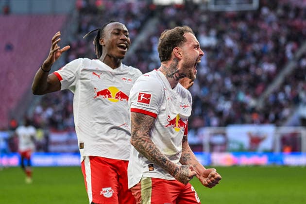 Soccer I Men I Season 2025 2026 I Bundesliga I Matchday 25 I RB Leipzig FC Augsburg I 07 03 2026 Goalscorer for the 1 1 equalizer Yan Diomande 49, RB Leipzig and David Raum 22, RB Leipzig cheer together Leipzig Red Bull Arena Saxony Germany Copyright: xLobeca InesxHähnelx