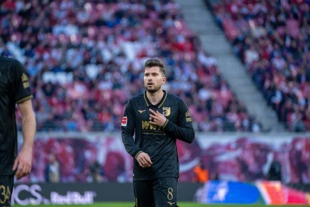 Germany Bundesliga 2025 2026, Matchday 25 RB Leipzig vs FC Augsburg Red Bull Arena Leipzig Elvis Rexhbecaj FC Augsburg, 8 Copyright: xTomxLauruschkatx