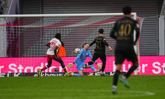 Rodrigo Ribeiro FC Augsburg shoots on goal during 1 Bundesliga match between RB¯Leipzig¯ vs¯FC¯Augsburg, Red¯Bull¯Arena, Leipzig, Germany on 07 March 2026 Photo by Thor Wegner DeFodi Images Rodrigo Ribeiro FC Augsburg shoots on goal during RB¯Leipzig¯and¯FC¯Augsburg at Red¯Bull¯Arena, Leipzig, Germany on March 7, 2026 Thor Wegner DeFodi Images Photo by DeFodi Images