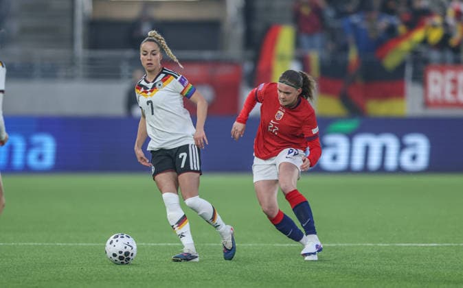 NOR, Stavanger, Norway vs Germany, International match, Football, FIFA, 2026 2027 season, World Cup Qualification, Viking Stadion, 2 Matchday in picture from l Signe Gaupset Norway Women 22 , Giulia Gwinn Germany Women 7 DFB DFL REGULATIONS PROHIBIT ANY USE OF PHOTOGRAPHS AS IMAGE SEQUENCES AND OR QUASI VIDEO, 07 03 2026 Copyright: HMBxMedia HendrikxHamelau