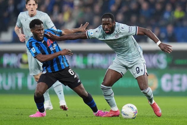 Udinese s Keinan Davis fights for the ball with Atalanta™s Yunus Musah during the Serie A soccer match between Atalanta and Udinese at the New Balance Arena in Bergamo , north Italy - Saturday , March 07 , 2026. - Soccer .  Copyright: xSpada LaPressex