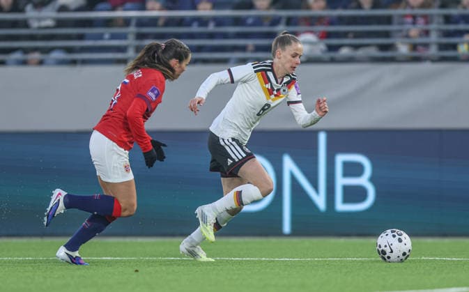 NOR, Stavanger, Norway vs Germany, International match, Football, FIFA, 2026 2027 season, World Cup Qualification, Viking Stadium, 2 Matchday in picture f l Tuva Hansen Norway Women 6 , Vivien Endemann Germany Women 8 DFB DFL REGULATIONS PROHIBIT ANY USE OF PHOTOGRAPHS AS IMAGE SEQUENCES AND OR QUASI VIDEO, 07 03 2026 Copyright: HMBxMedia HendrikxHamelau