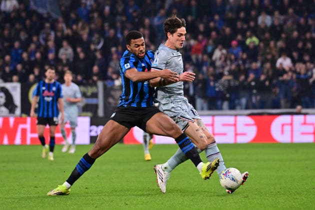 March 7, 2026, Bergamo, Italy: Atalanta s Isak Hien and Udinese s Nicolo Zaniolo during the Italian Serie A soccer match Atalanta BC vs Udinese Calcio at the New Balance Arena in Bergamo, Italy, 7 March 2026..ANSA MICHELE MARAVIGLIA. Serie A: Atalanta-Udinese  - ZUMAa110 20260307_zaf_a110_040 Copyright: xMichelexMaravigliax