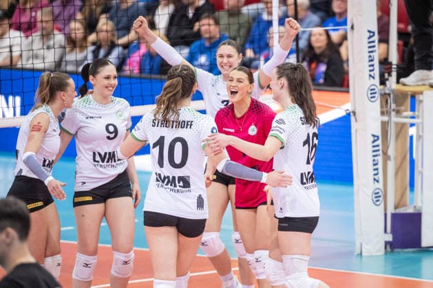 vl Elena Koemmling USC Muenster, 07 , Emilia Jordan USC Muenster, 09 , Amelie Strothoff USC Muenster, 10 , Esther Spoeler USC Muenster, 03 , Pippa Molenaar USC Muenster, 01 , Lena Schultze USC Muenster, 16 USC Muenster team cheers, Jubel, Freude GER, Allianz MTV Stuttgart USC Muenster, Volleyball Bundesliga, VBL, Spielzeit 2025 2026, 07 03 2026 GER, Allianz MTV Stuttgart USC Muenster, Volleyball Bundesliga, VBL, Spielzeit 2025 2026, 07 03 2026 Stuttgart Copyright: xSandyxDinkelackerx EP_SDR