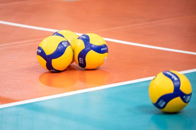 Feature, Symbol DVV Volleybaelle, Spielbaelle auf dem Spielfeld GER, Allianz MTV Stuttgart USC Muenster, Volleyball Bundesliga, VBL, Spielzeit 2025 2026, 07 03 2026 GER, Allianz MTV Stuttgart USC Muenster, Volleyball Bundesliga, VBL, Spielzeit 2025 2026, 07 03 2026 Stuttgart Copyright: xSandyxDinkelackerx EP_SDR